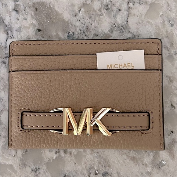 Michael Kors Handbags - Michael Kors Reed Large Card Holder